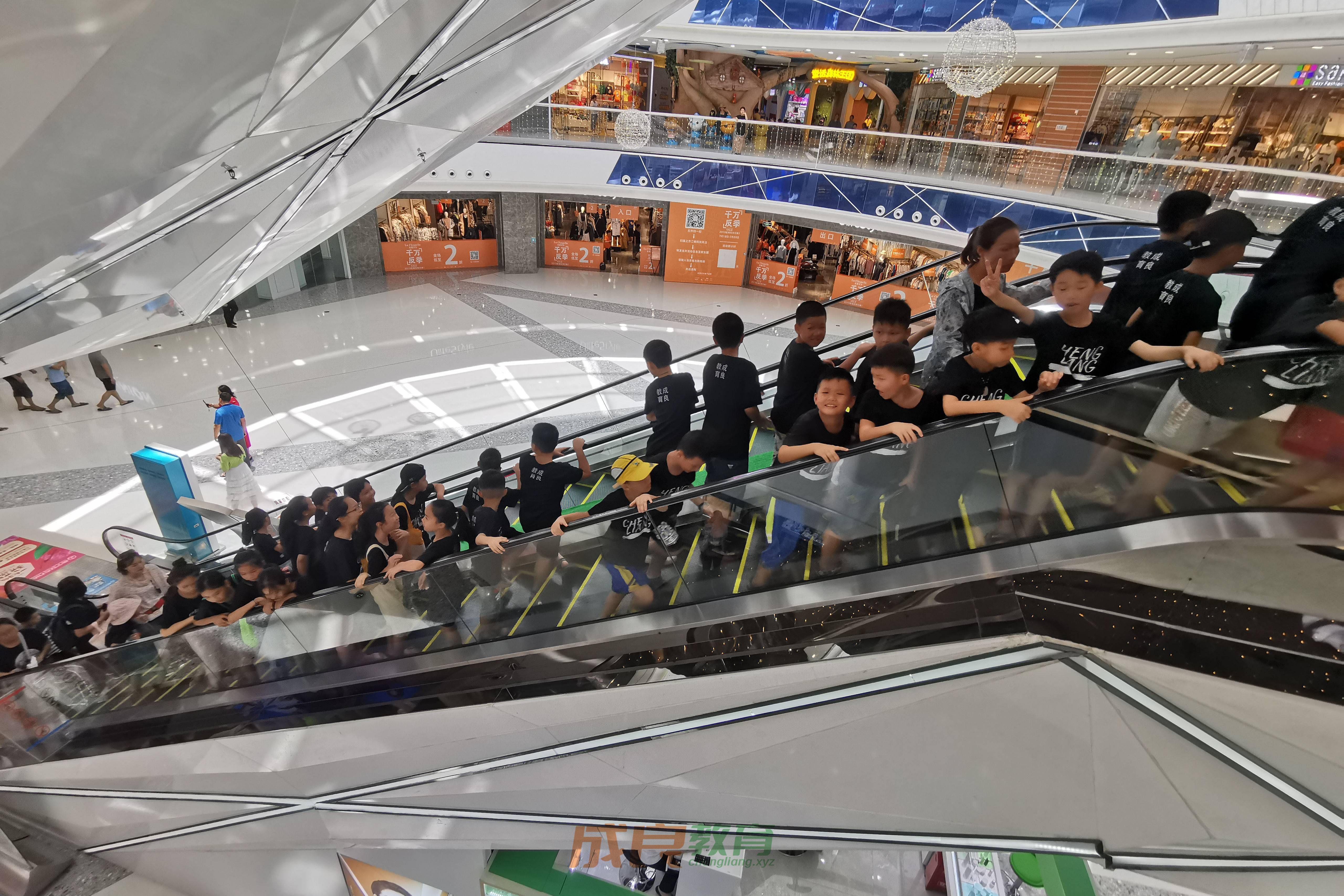 时光回溯：2019盛夏，成良教育与学员共赴安吉万达自助盛宴-燃榜教育