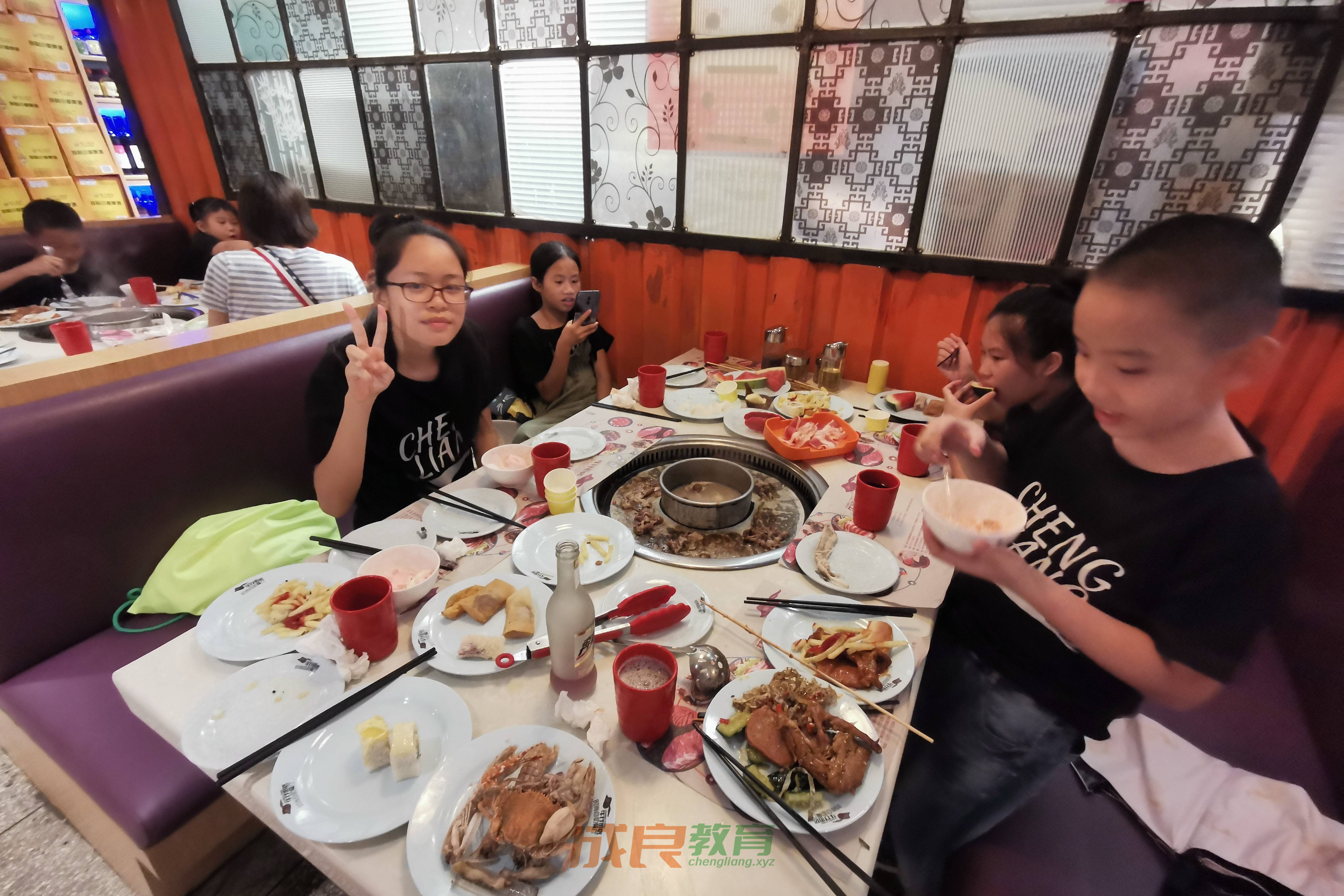 时光回溯：2019盛夏，成良教育与学员共赴安吉万达自助盛宴-燃榜教育