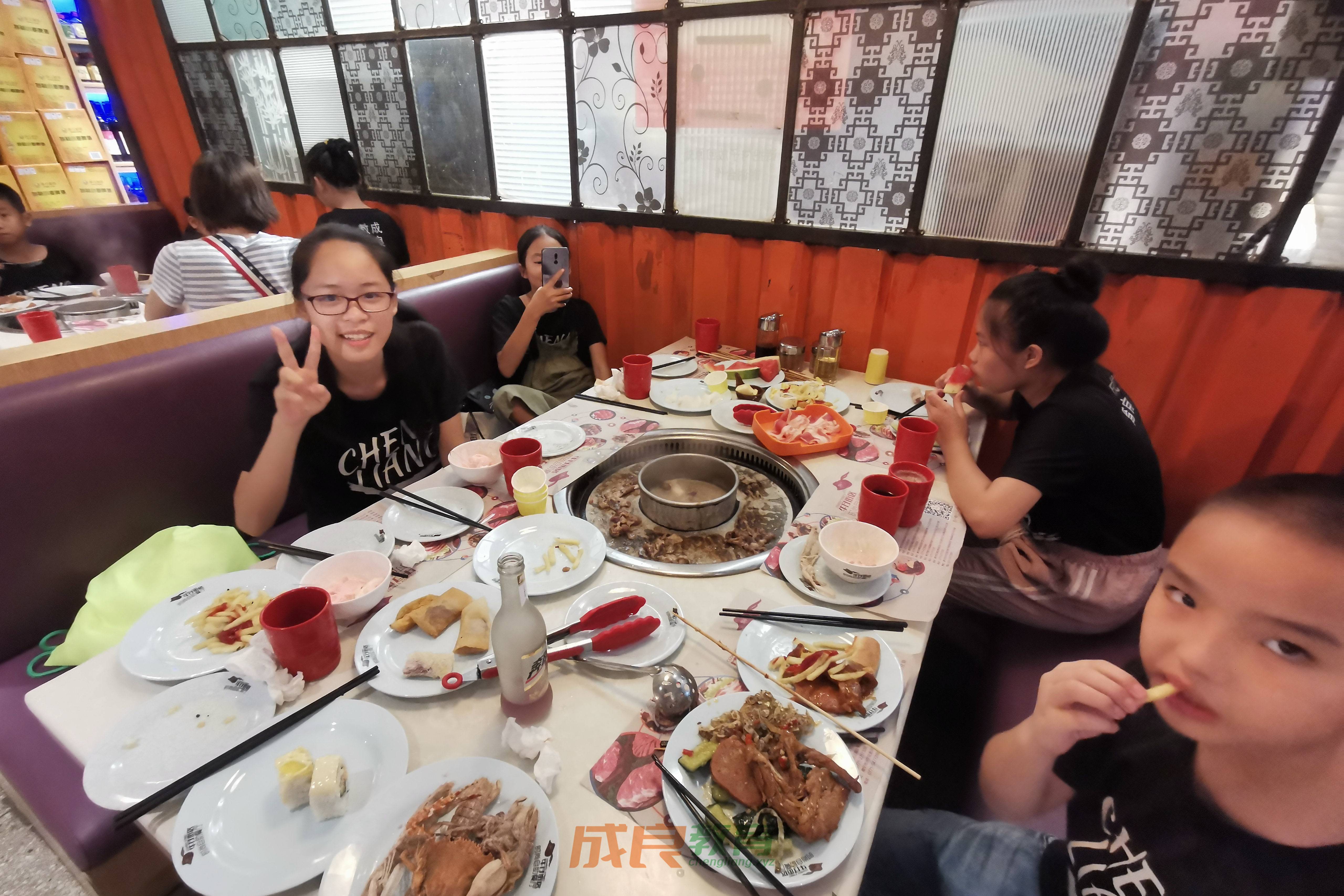 时光回溯：2019盛夏，成良教育与学员共赴安吉万达自助盛宴-燃榜教育