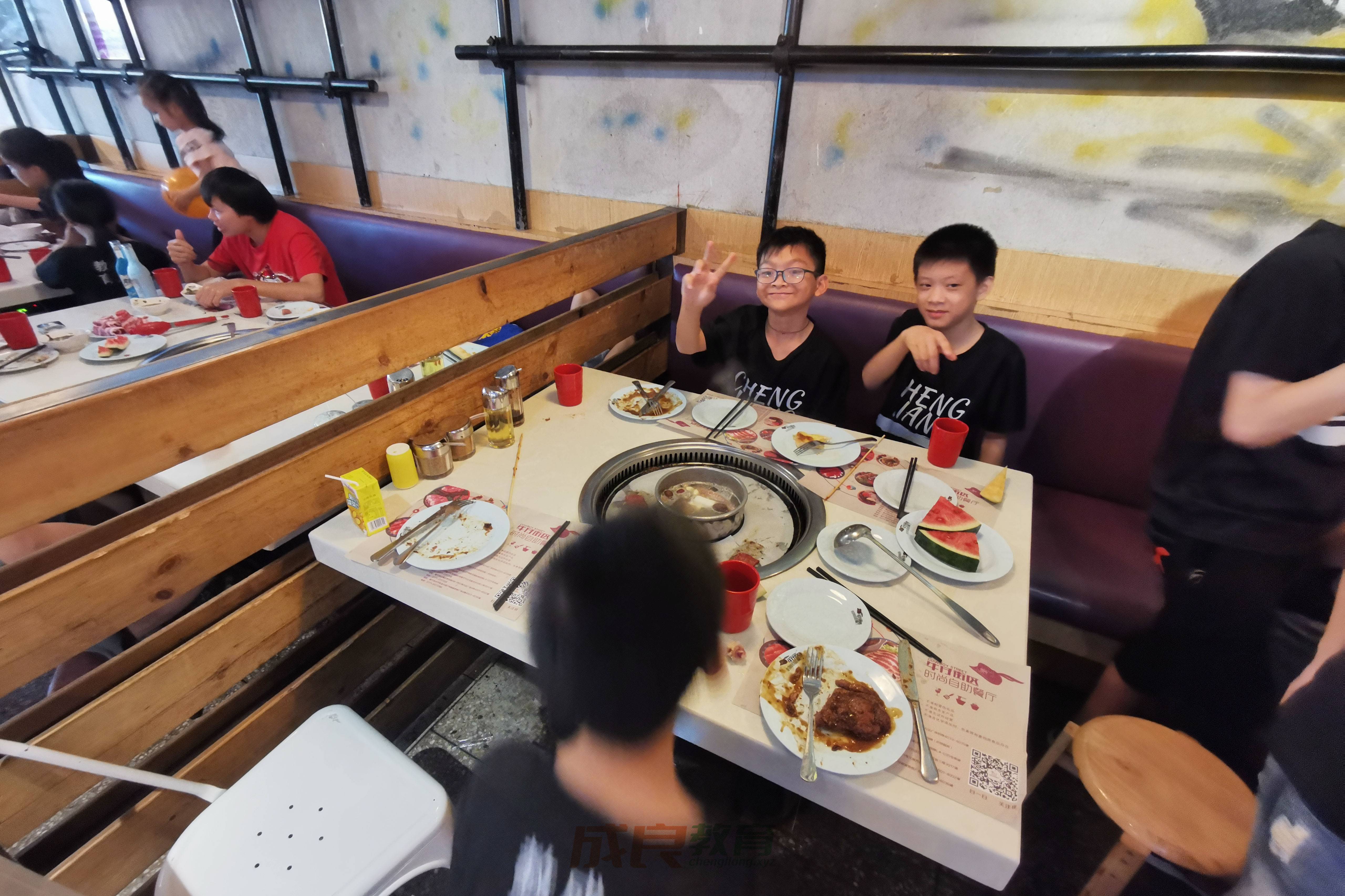 时光回溯：2019盛夏，成良教育与学员共赴安吉万达自助盛宴-燃榜教育