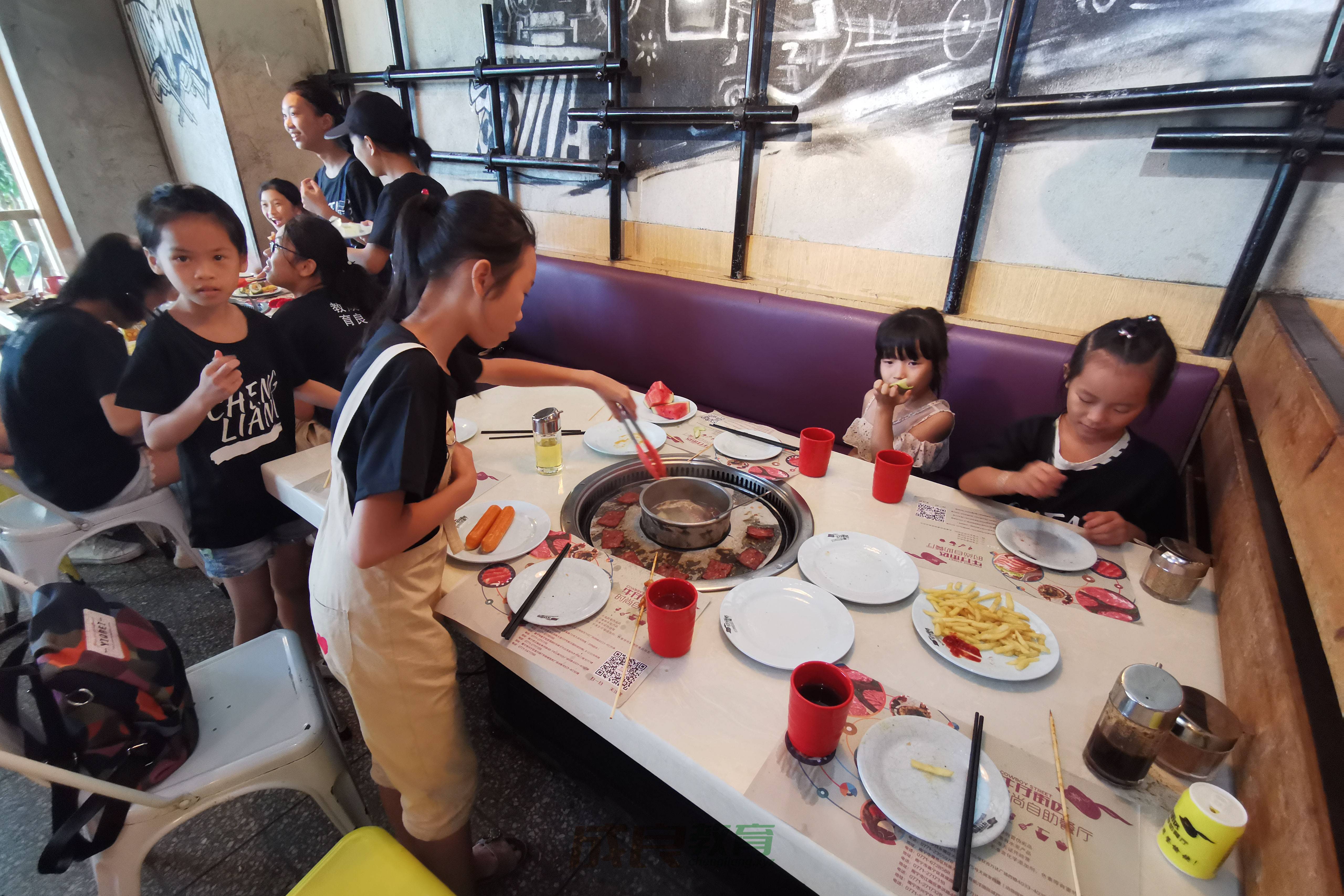 时光回溯：2019盛夏，成良教育与学员共赴安吉万达自助盛宴-燃榜教育