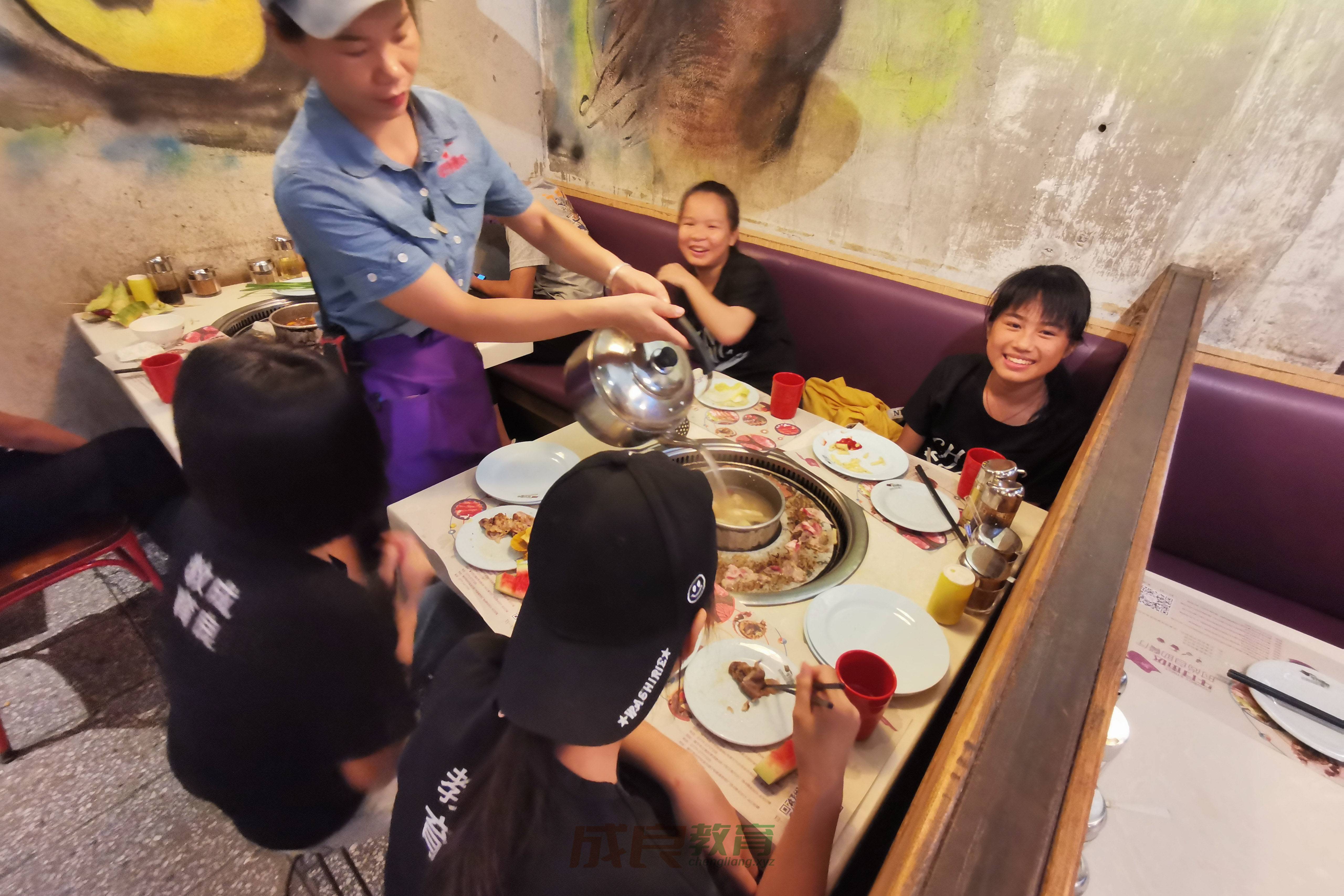 时光回溯：2019盛夏，成良教育与学员共赴安吉万达自助盛宴-燃榜教育