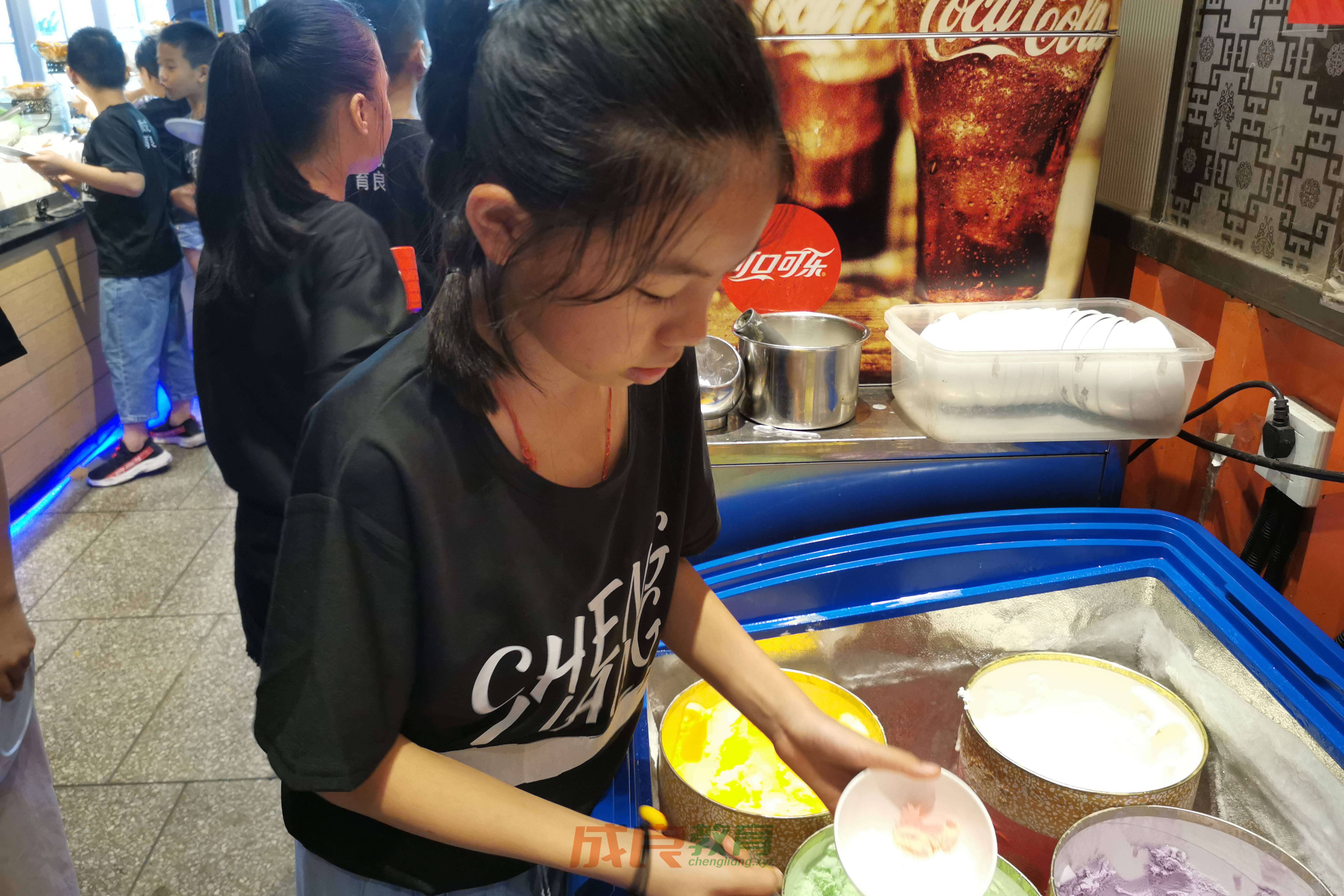 时光回溯：2019盛夏，成良教育与学员共赴安吉万达自助盛宴-燃榜教育