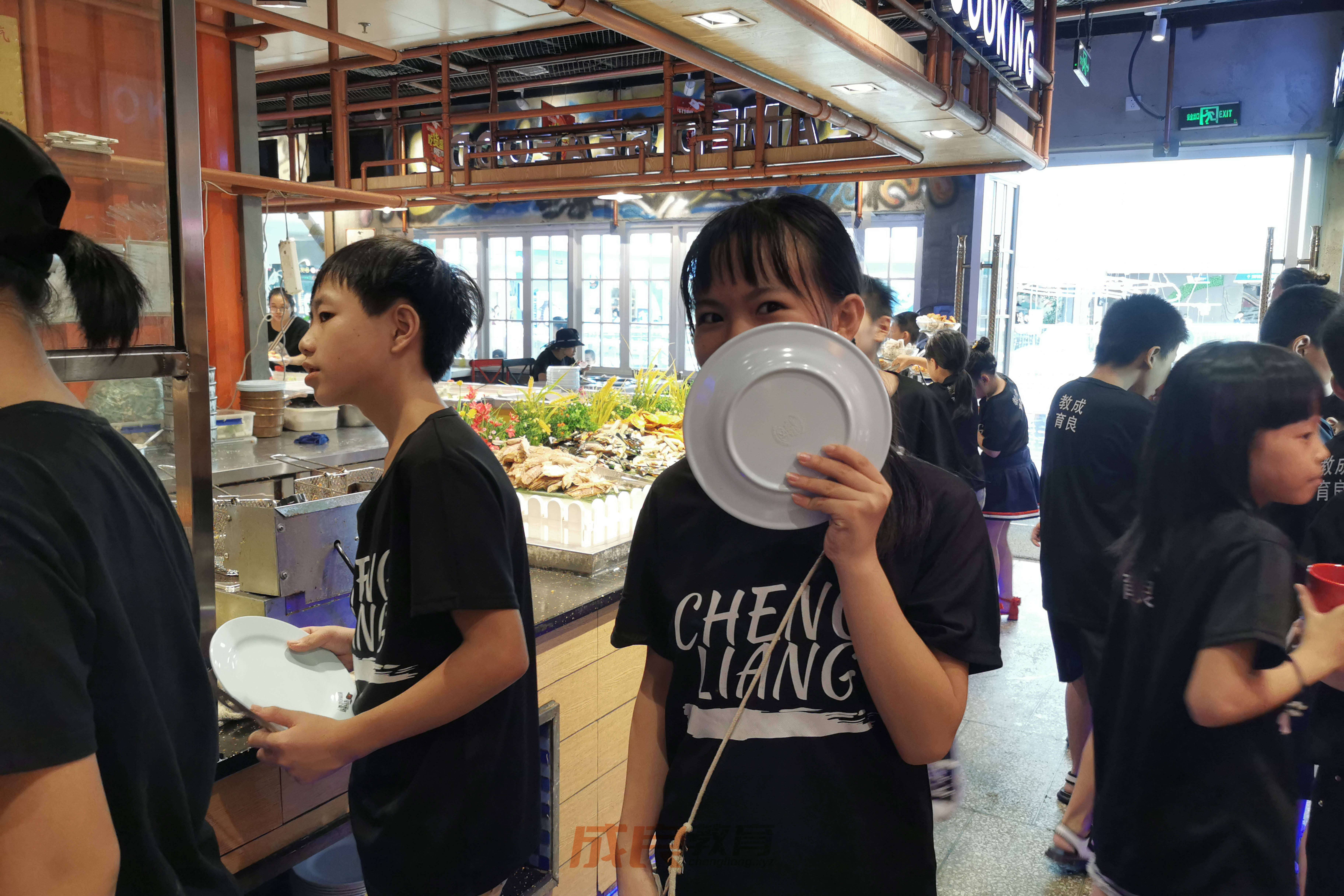 时光回溯：2019盛夏，成良教育与学员共赴安吉万达自助盛宴-燃榜教育