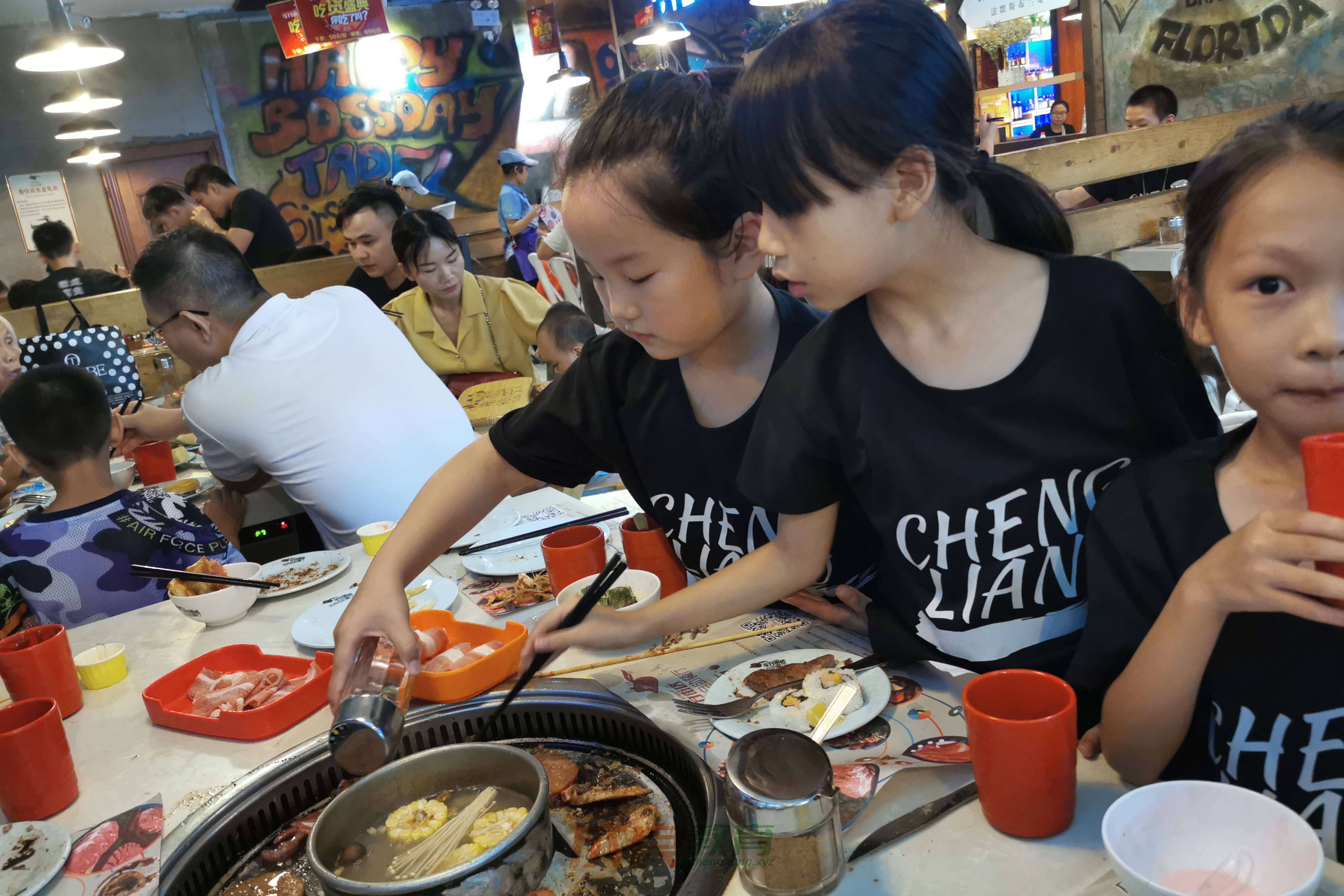 时光回溯：2019盛夏，成良教育与学员共赴安吉万达自助盛宴-燃榜教育