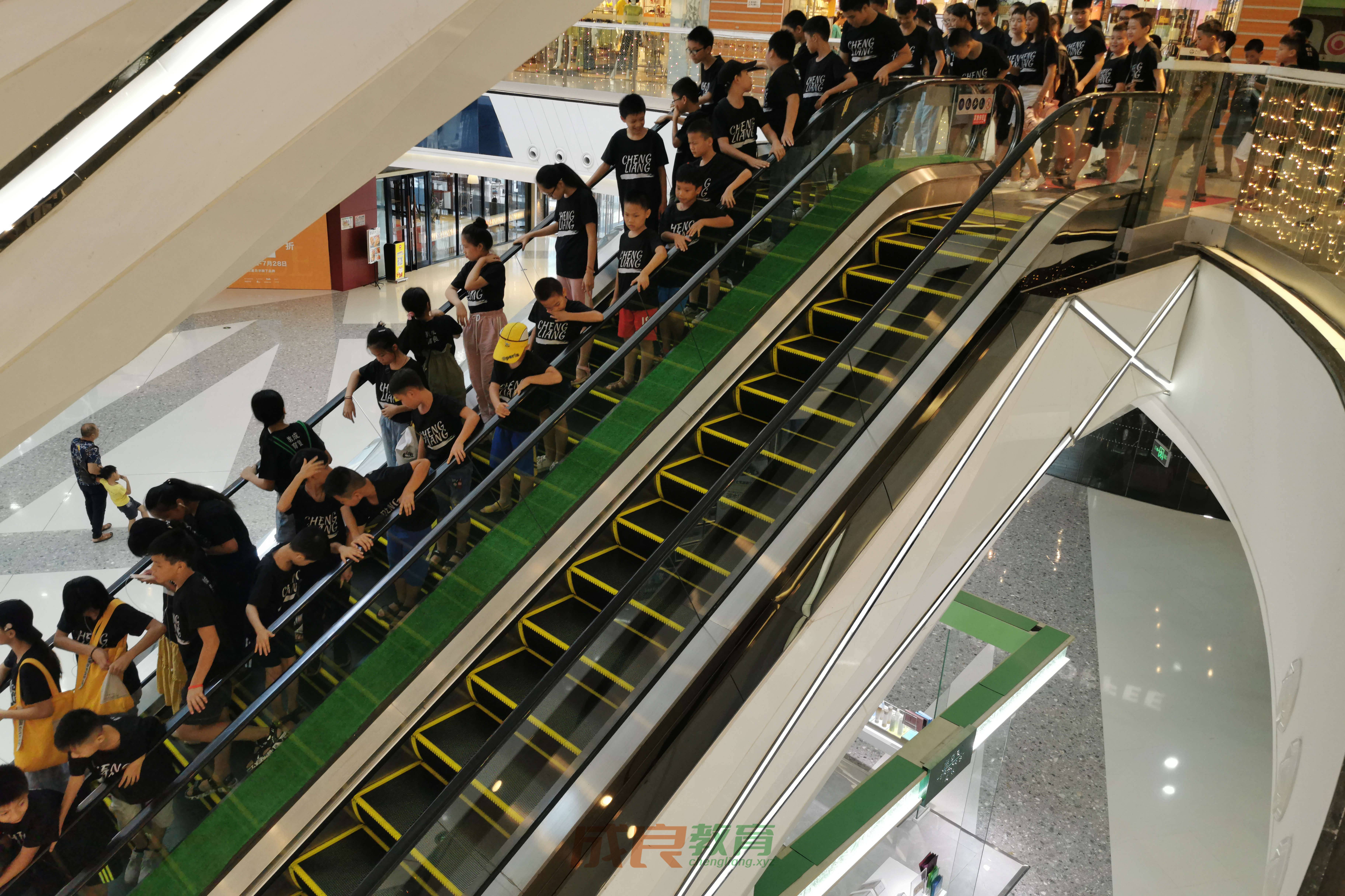 时光回溯：2019盛夏，成良教育与学员共赴安吉万达自助盛宴-燃榜教育